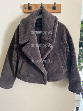 Banana Republic Short Vintage Faux Fur Jacket | Women's Medium | Color: Mushroom